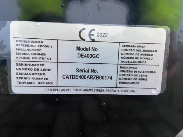 Detailansicht des Motors und Generators vom Caterpillar DE400GC